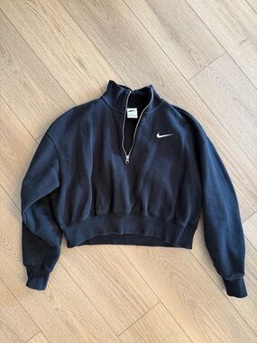 Nike quarter zip size medium